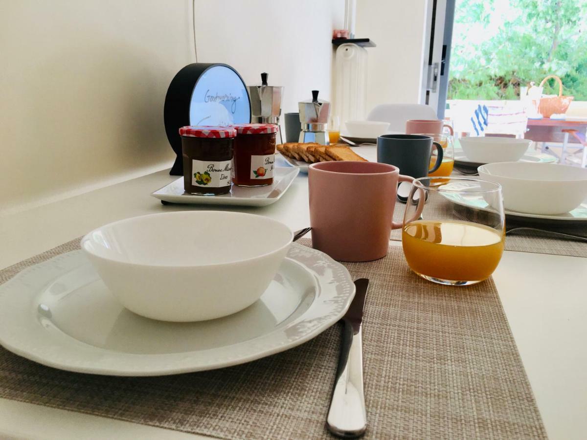 Waitnsea Apartment Атина Екстериор снимка